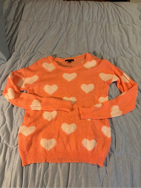 Forever 21 Sweaters - Saumon Heart Pattern Crewneck Sweater